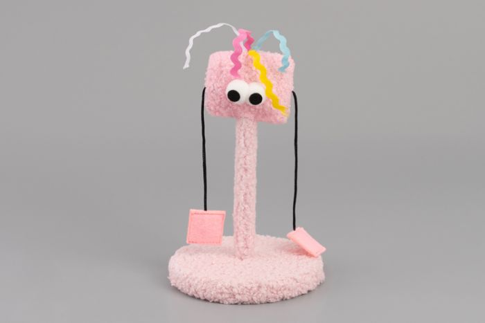 Игрушка Wogy Монстрикна пружинке h=18см, основание d=12см, микс для кошек