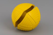 Игрушка Wogy Extra strong Мяч-гантель складная d=9см 180г, антивандал., натур.каучук, микс для собак R